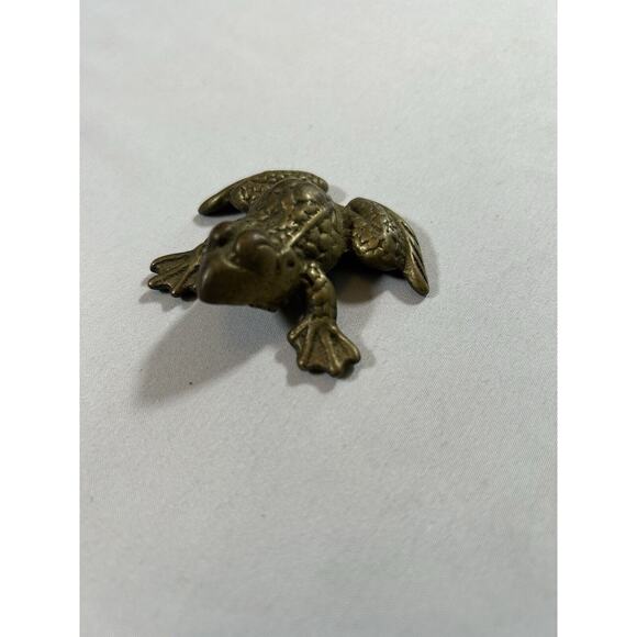 Vintage Small Solid Brass Frog Trinket Display 2 1/4" - Picture 1 of 4